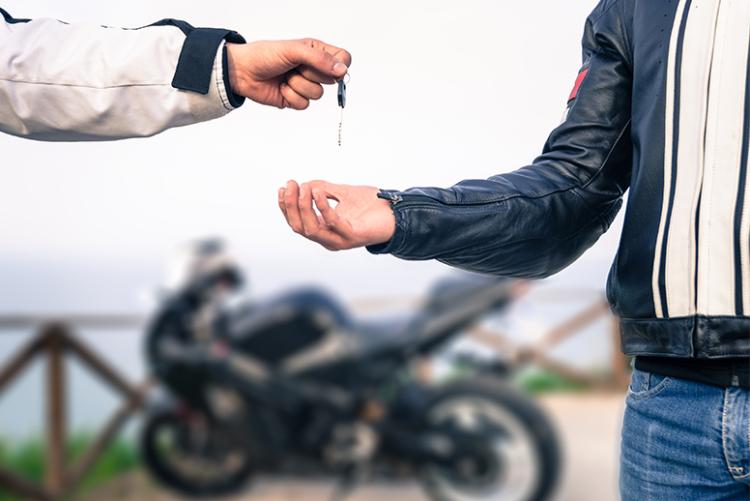 Should I sell my motorbike privately? Image